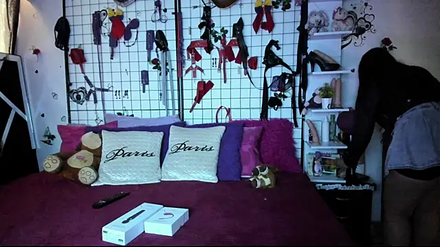 Snapshot of thedream_girls chatting on 06-20-26, 01:03 thedream girls online show from 06-20-26, 01:03