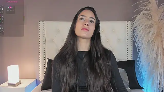 Julia Martinez  online show from 04-29-26, 11:36
