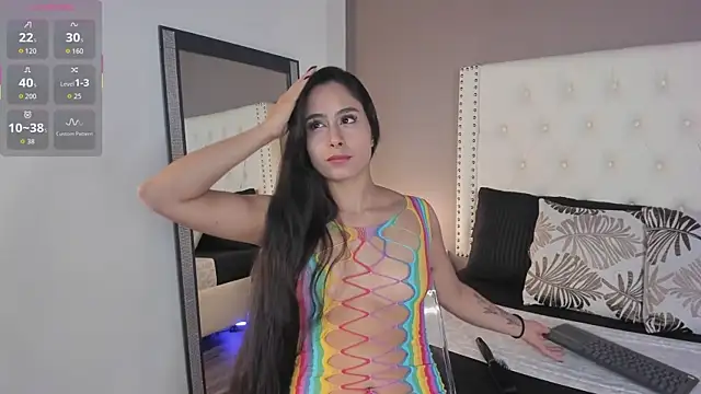 Julia Martinez  online show from 06-19-26, 11:36