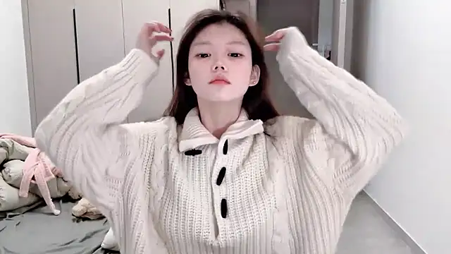 yangyang-1115 online show from 10-12-25, 05:28