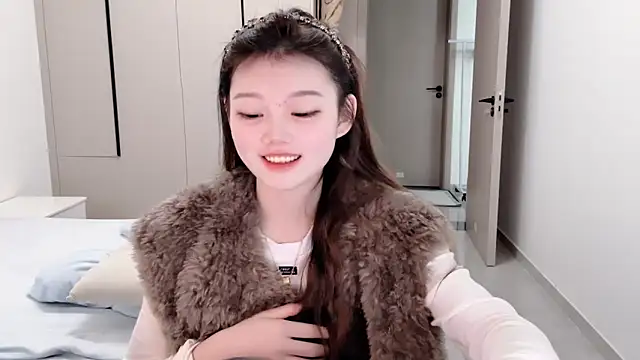 yangyang-1115 online show from 10-29-25, 04:04