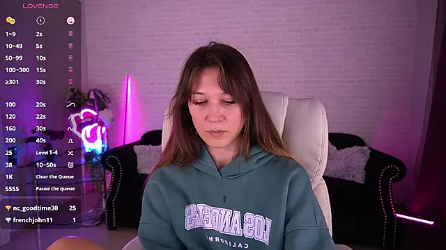 DreamyLinaa online show from 01-28-25, 10:34