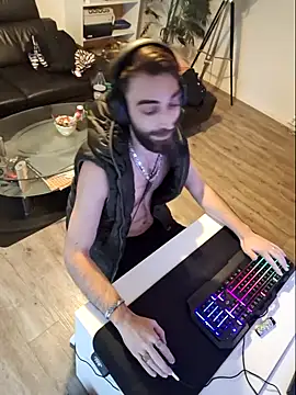 Snapshot of DaWoD030 chatting on 12-11-24, 02:11 DaWoD030 online show from 12-11-24, 02:11