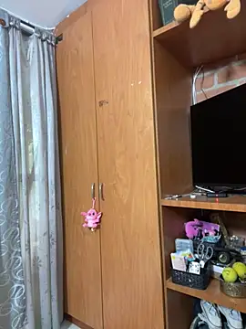 danielax50 online show from 10-01-25, 08:37