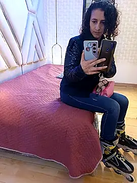 Snapshot of AriannaRussell_ chatting on 03-24-26, 12:32 AriannaRussell online show from 03-24-26, 12:32