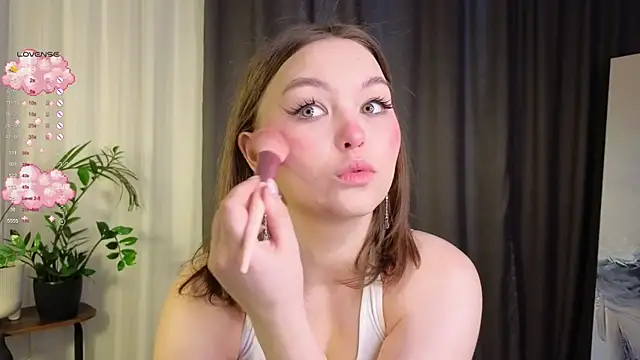 GwendolynFinch online show from 03-12-25, 01:03