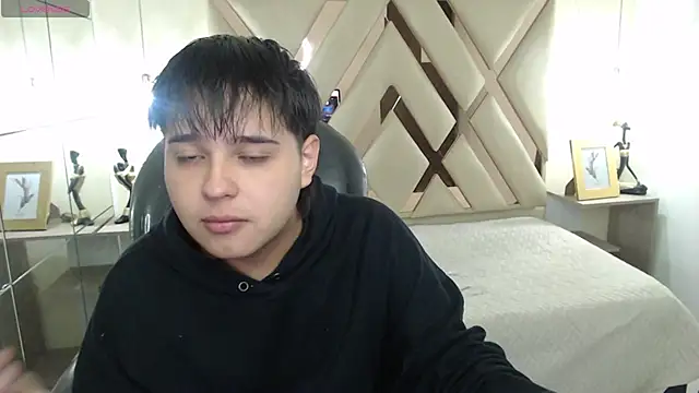 Snapshot of AndrewPherson chatting on 01-16-25, 12:20 AndrewPherson online show from 01-16-25, 12:20