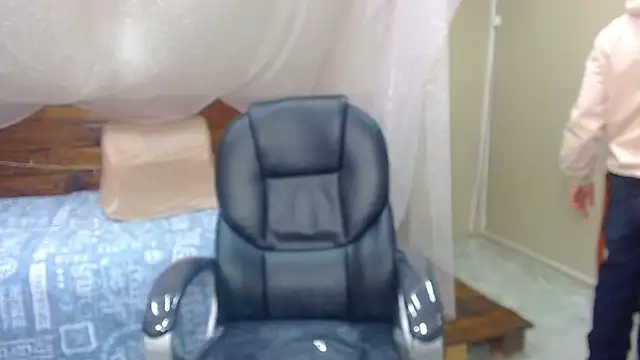 Snapshot of AndrewPherson chatting on 02-14-25, 12:36 AndrewPherson online show from 02-14-25, 12:36