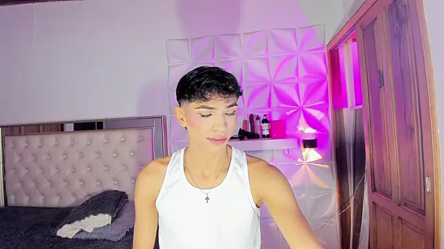 Snapshot of im_sebaslopez chatting on 02-14-26, 06:54 im sebaslopez online show from 02-14-26, 06:54