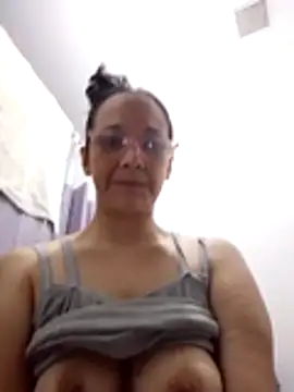 nicolle milf1978 online show from 06-14-26, 04:25