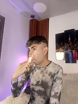 Noah Xitruxx online show from 10-06-25, 01:08