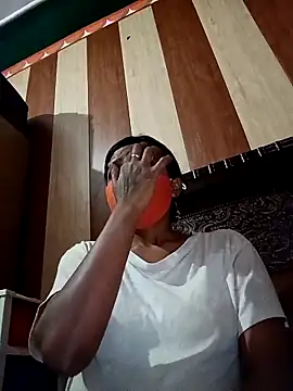 Snapshot of Scheme_SS chatting on 03-22-25, 04:04 Scheme SS online show from 03-22-25, 04:04