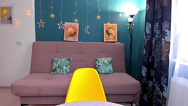 Snapshot of Xloe_Queen chatting on 12-25-24, 09:56 Xloe Queen online show from 12-25-24, 09:56