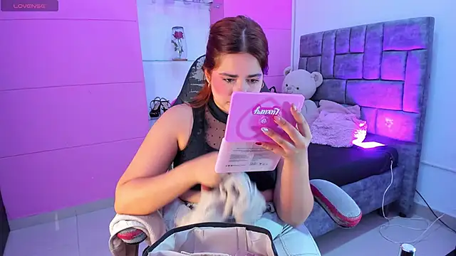 jisoo   online show from 10-02-25, 12:34