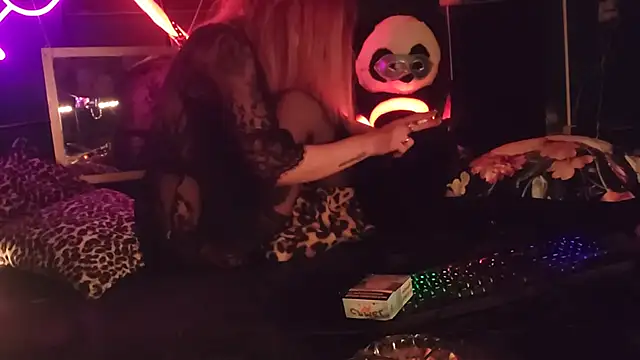 Snapshot of anonymouszN chatting on 01-15-25, 10:46 anonymouszN online show from 01-15-25, 10:46