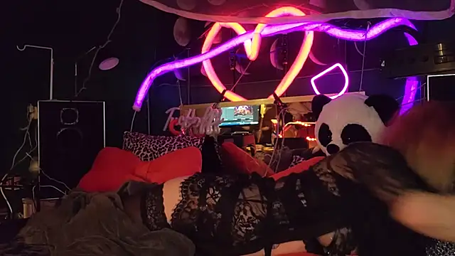 Snapshot of anonymouszN chatting on 02-05-25, 09:29 anonymouszN online show from 02-05-25, 09:29