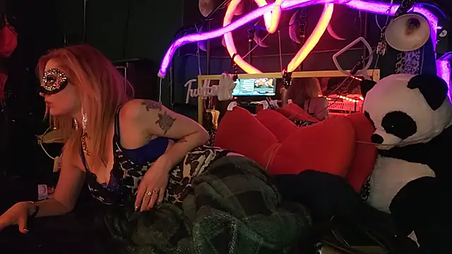 Snapshot of anonymouszN chatting on 02-17-25, 12:10 anonymouszN online show from 02-17-25, 12:10