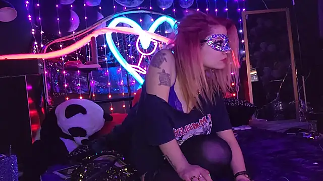 Snapshot of anonymouszN chatting on 03-08-25, 09:40 anonymouszN online show from 03-08-25, 09:40