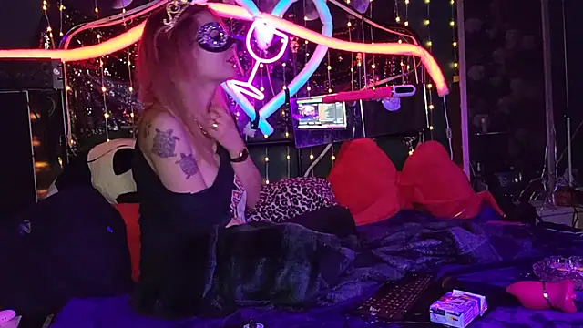 Snapshot of anonymouszN chatting on 03-13-25, 09:37 anonymouszN online show from 03-13-25, 09:37