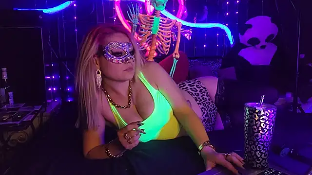 Snapshot of anonymouszN chatting on 09-24-25, 08:45 anonymouszN online show from 09-24-25, 08:45