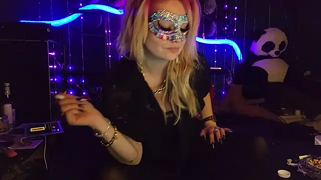 Snapshot of anonymouszN chatting on 10-22-25, 08:08 anonymouszN online show from 10-22-25, 08:08