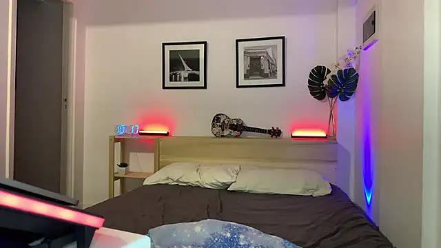 Den BlueXx online show from 01-28-25, 01:18