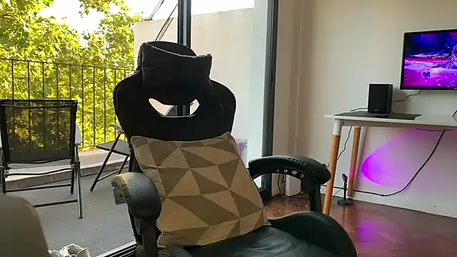 Den BlueXx online show from 02-20-25, 10:04