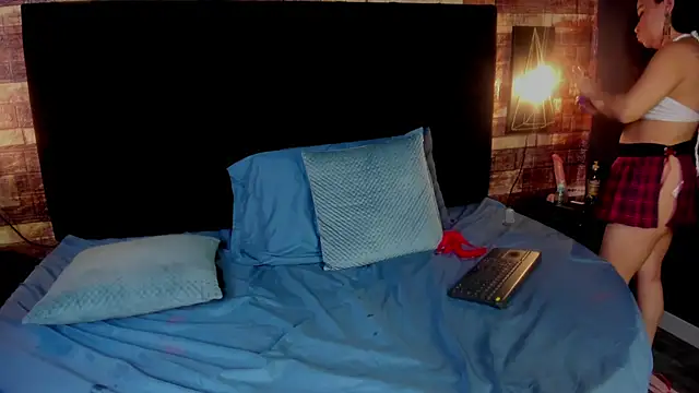 bella gibson online show from 02-10-25, 02:37