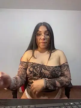 Alice taylor1  online show from 01-31-25, 04:03