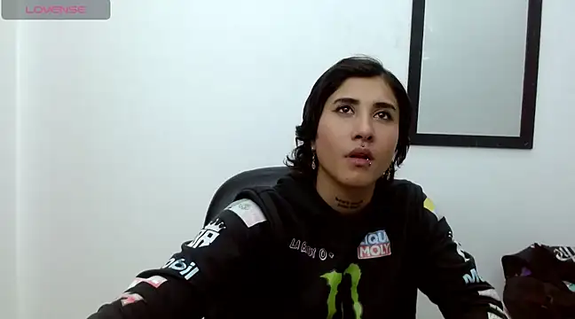 aliss-diaz online show from 12-17-24, 08:54
