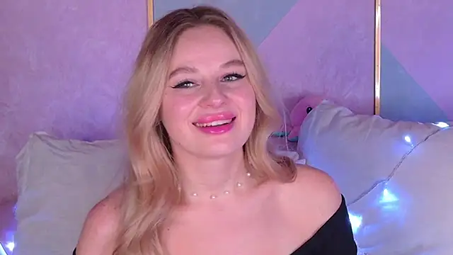 Snapshot of BeatriceEsmont chatting on 12-30-24, 05:44 BeatriceEsmont online show from 12-30-24, 05:44