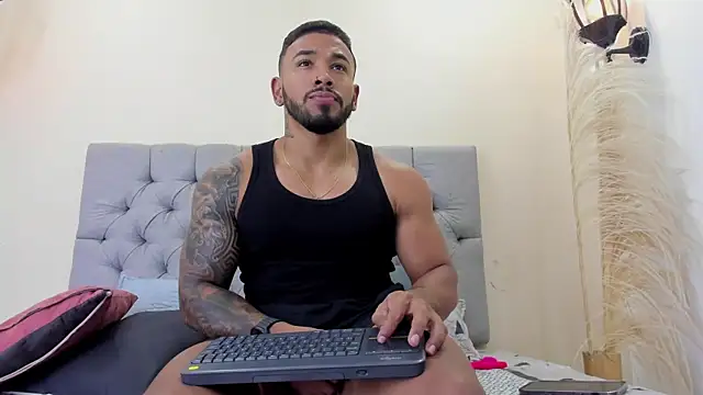 Snapshot of bruno_miller_ chatting on 02-23-26, 09:01 bruno miller online show from 02-23-26, 09:01