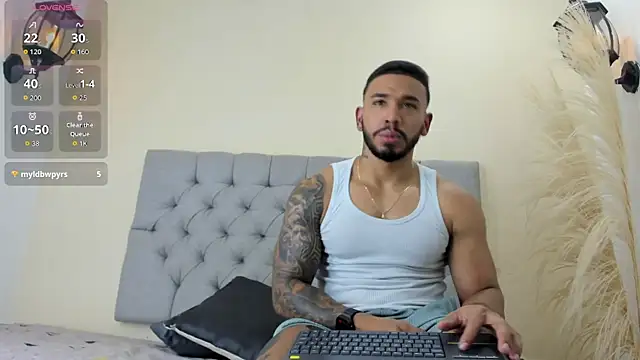 Snapshot of bruno_miller_ chatting on 05-15-26, 09:33 bruno miller online show from 05-15-26, 09:33