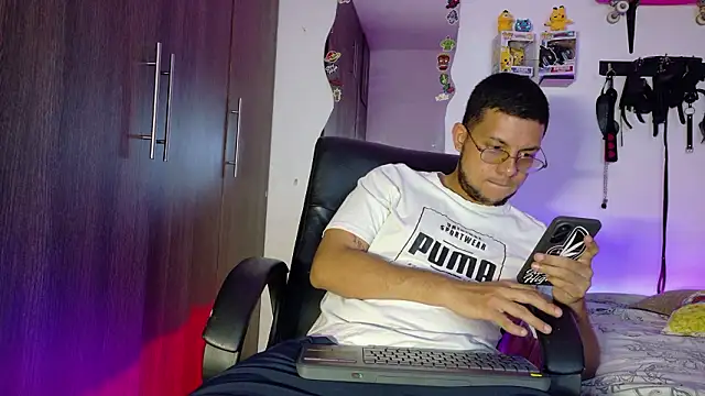 Nymphobuddies online show from 02-28-26, 07:59