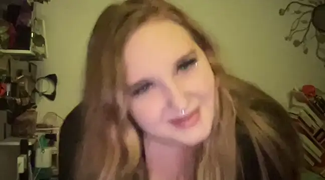 Snapshot of thickgingergoddess chatting on 12-24-24, 06:22 thickgingergoddess online show from 12-24-24, 06:22