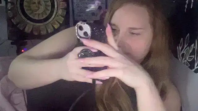 Snapshot of thickgingergoddess chatting on 01-16-25, 03:45 thickgingergoddess online show from 01-16-25, 03:45