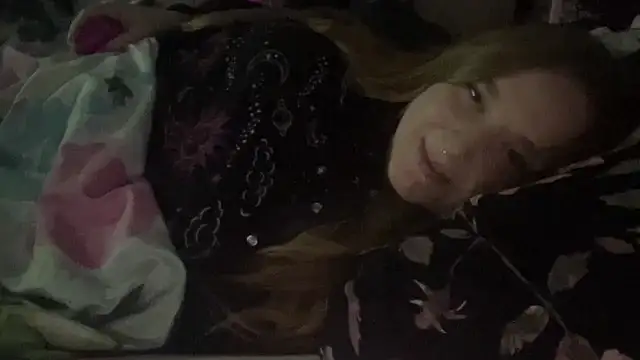 Snapshot of thickgingergoddess chatting on 01-17-25, 05:42 thickgingergoddess online show from 01-17-25, 05:42