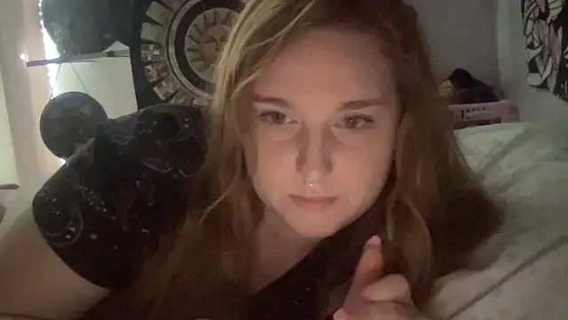 Snapshot of thickgingergoddess chatting on 01-21-25, 06:12 thickgingergoddess online show from 01-21-25, 06:12