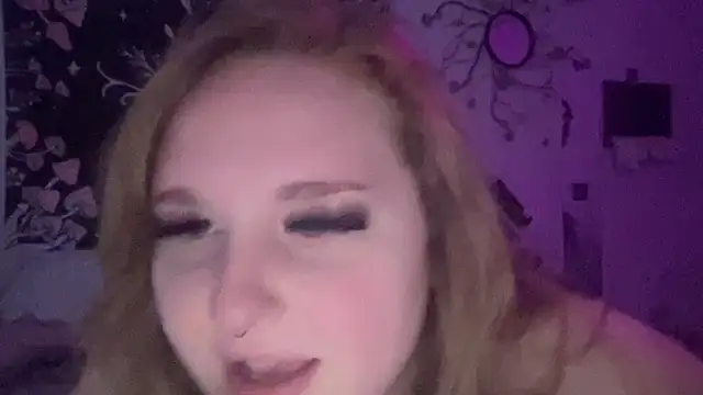Snapshot of thickgingergoddess chatting on 01-22-25, 02:03 thickgingergoddess online show from 01-22-25, 02:03