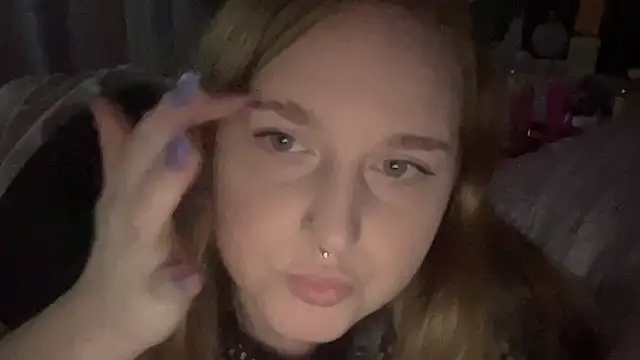 Snapshot of thickgingergoddess chatting on 01-27-25, 11:00 thickgingergoddess online show from 01-27-25, 11:00