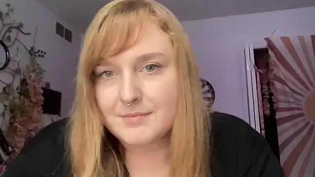 Snapshot of thickgingergoddess chatting on 02-02-25, 09:34 thickgingergoddess online show from 02-02-25, 09:34