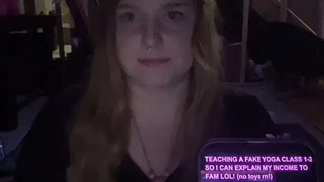 Snapshot of thickgingergoddess chatting on 02-05-25, 05:53 thickgingergoddess online show from 02-05-25, 05:53