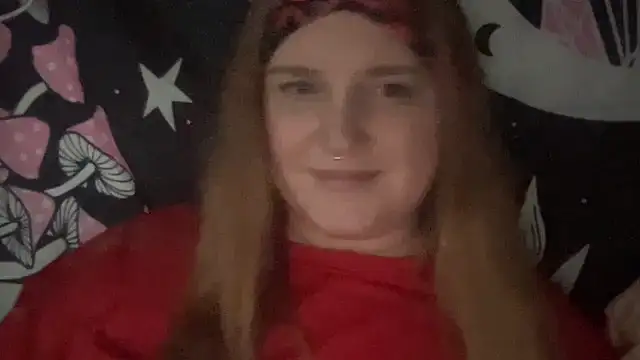 Snapshot of thickgingergoddess chatting on 02-13-25, 07:31 thickgingergoddess online show from 02-13-25, 07:31