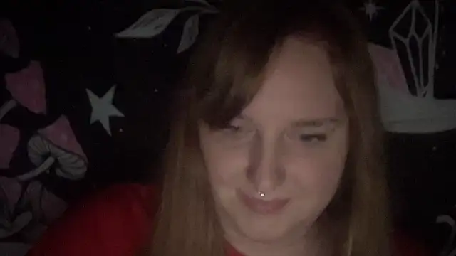 Snapshot of thickgingergoddess chatting on 02-13-25, 10:33 thickgingergoddess online show from 02-13-25, 10:33