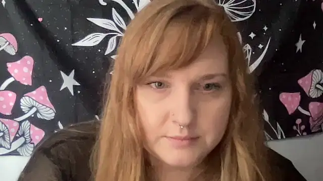 Snapshot of thickgingergoddess chatting on 02-22-25, 05:35 thickgingergoddess online show from 02-22-25, 05:35
