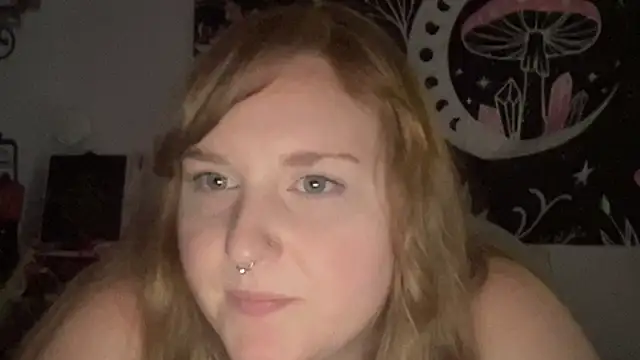 Snapshot of thickgingergoddess chatting on 02-24-25, 11:19 thickgingergoddess online show from 02-24-25, 11:19