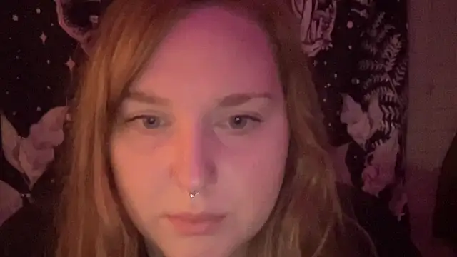 Snapshot of thickgingergoddess chatting on 02-26-25, 06:00 thickgingergoddess online show from 02-26-25, 06:00