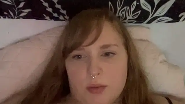 Snapshot of thickgingergoddess chatting on 03-02-25, 01:58 thickgingergoddess online show from 03-02-25, 01:58