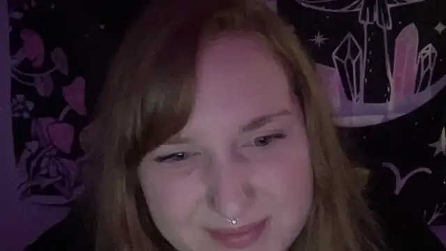 Snapshot of thickgingergoddess chatting on 03-03-25, 03:52 thickgingergoddess online show from 03-03-25, 03:52