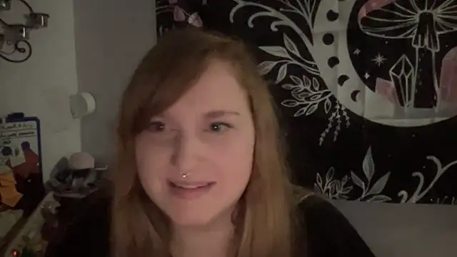 Snapshot of thickgingergoddess chatting on 03-05-25, 12:16 thickgingergoddess online show from 03-05-25, 12:16